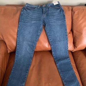 BRAND NEW JEANS!